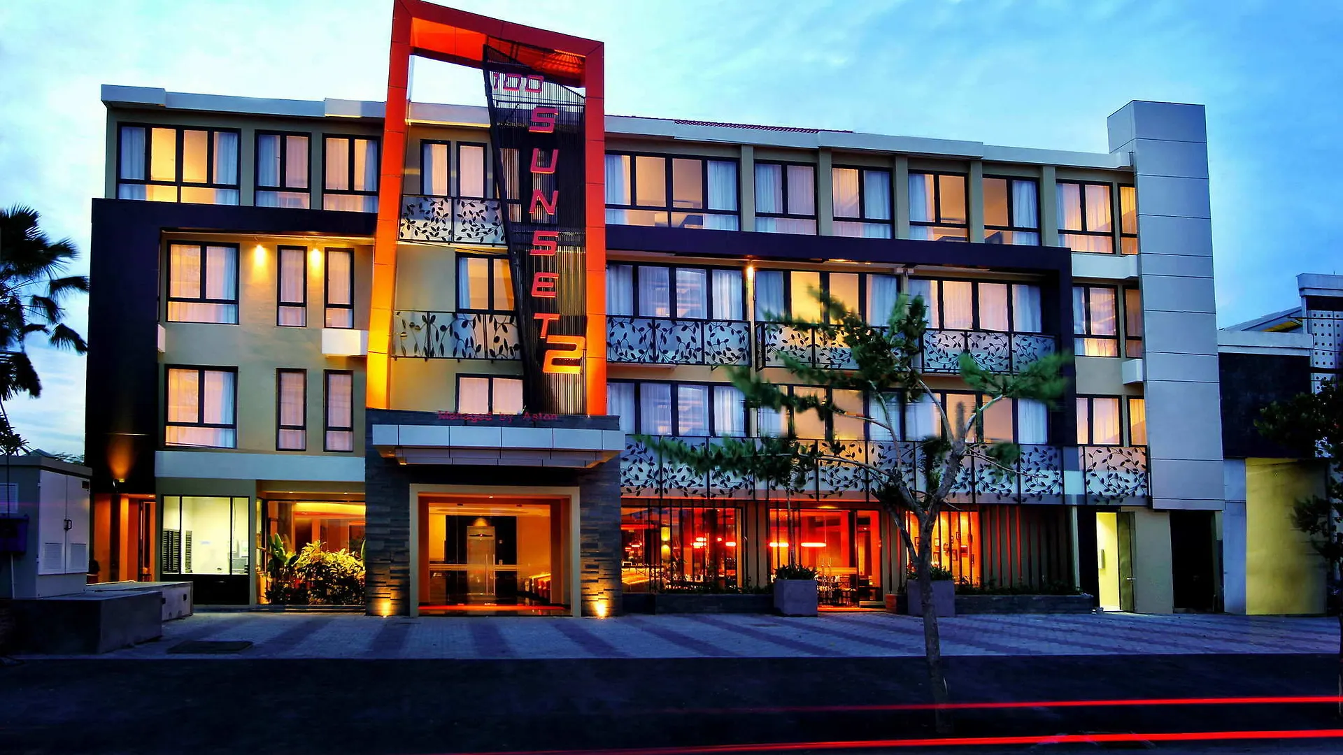 ***  100 Sunset Kuta Hotel & Ballroom Indonesia